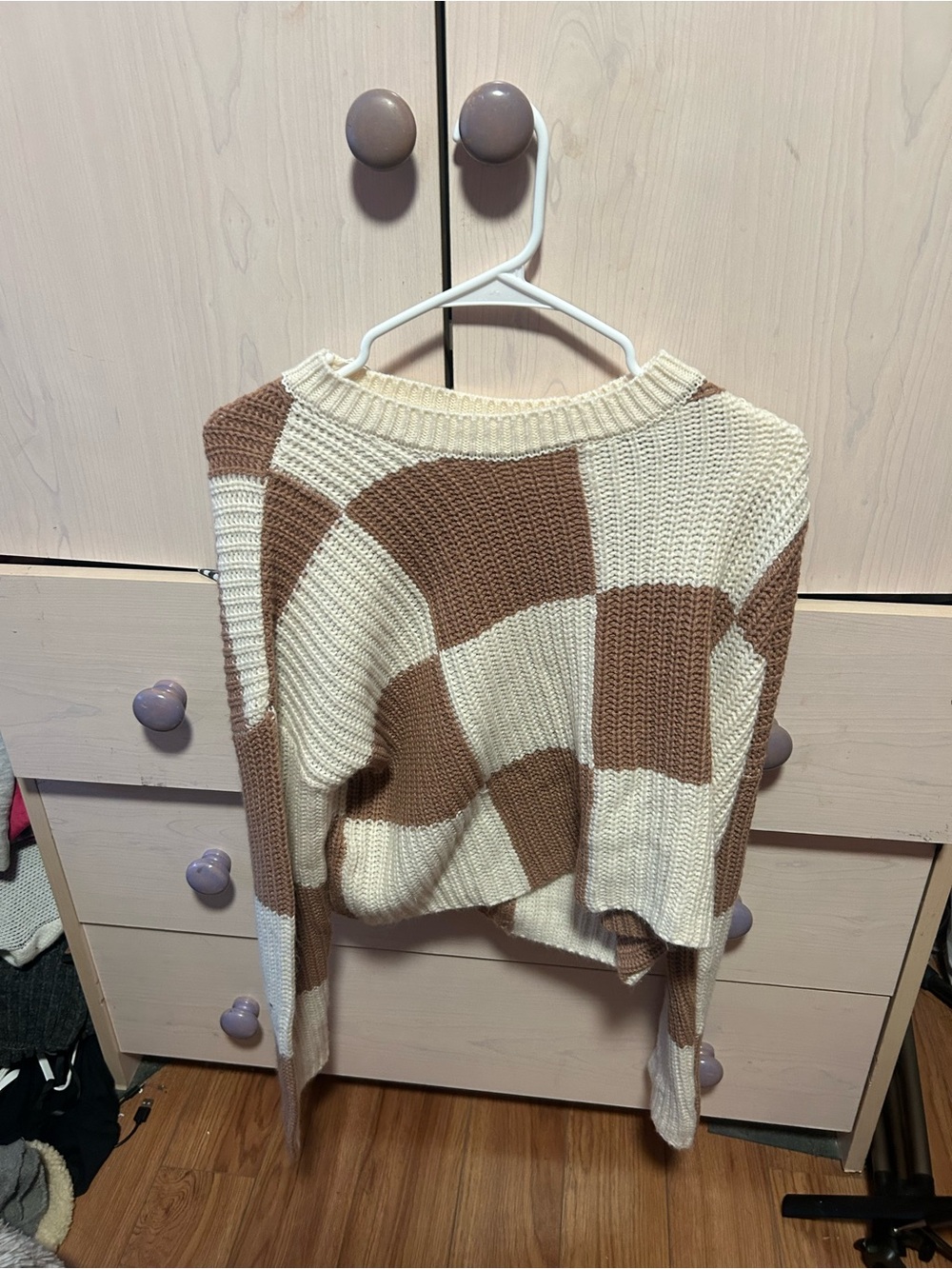Charlotte Russe Cream and Brown Checkered Cropped Crew Sweater